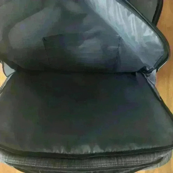 SwissGear Computer  Briefcase LIKE NEW - Picture 3 of 9